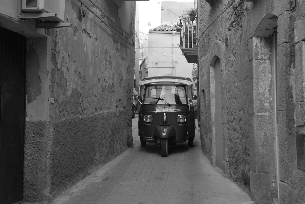 Casa Tipica Siciliana Patronale Home Bedandbreakfast Tremetrisoprailcielo Camere Con Vista, Colazione Interna In Terrazzo Panoramico Caltagirone Εξωτερικό φωτογραφία