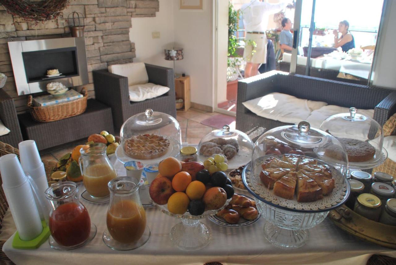 Casa Tipica Siciliana Patronale Home Bedandbreakfast Tremetrisoprailcielo Camere Con Vista, Colazione Interna In Terrazzo Panoramico Caltagirone Εξωτερικό φωτογραφία