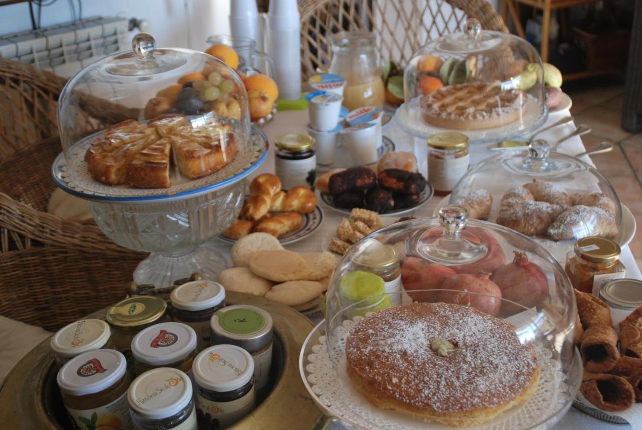 Casa Tipica Siciliana Patronale Home Bedandbreakfast Tremetrisoprailcielo Camere Con Vista, Colazione Interna In Terrazzo Panoramico Caltagirone Εξωτερικό φωτογραφία