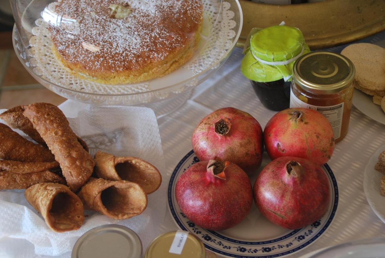 Casa Tipica Siciliana Patronale Home Bedandbreakfast Tremetrisoprailcielo Camere Con Vista, Colazione Interna In Terrazzo Panoramico Caltagirone Εξωτερικό φωτογραφία